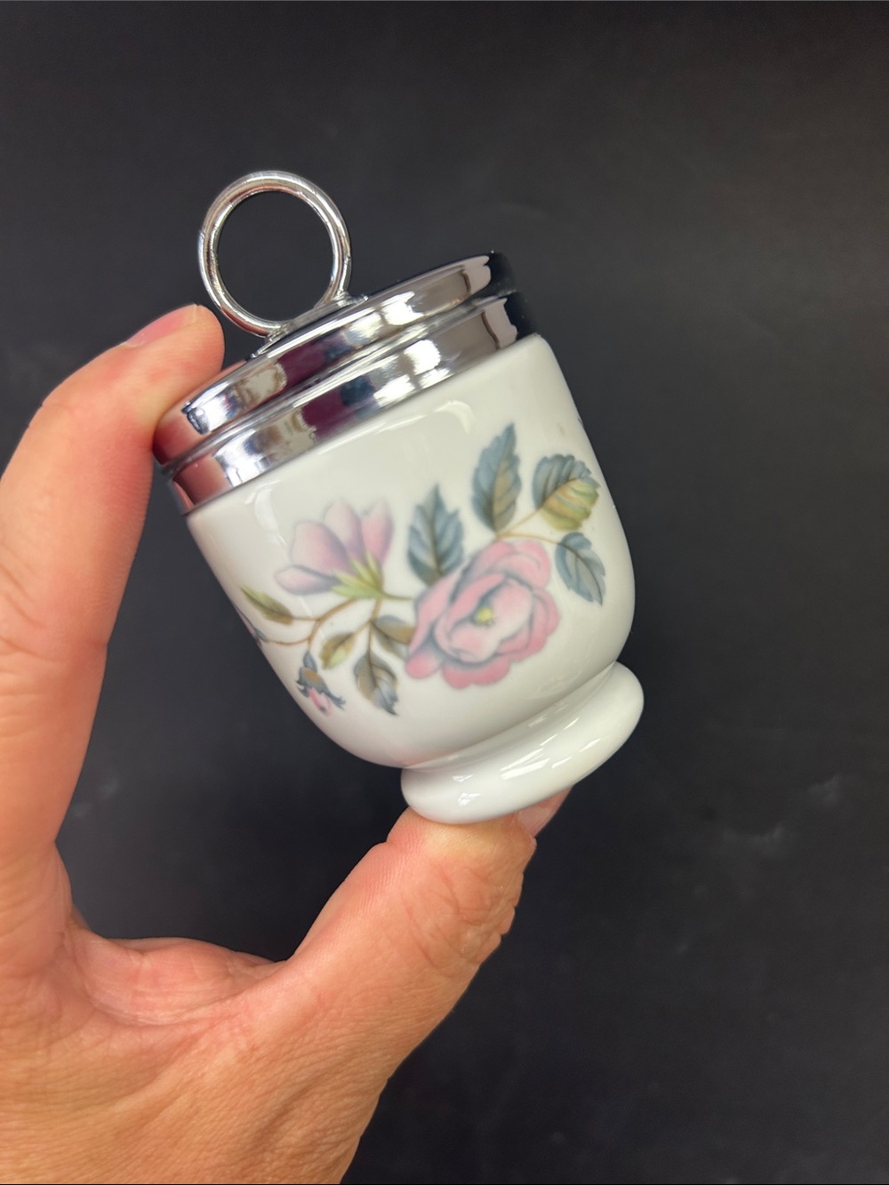 Vintage 3.5 x 2 porcelain egg coddler “June Garland” by Royal Worcester - Picture 3 of 11